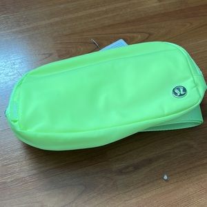 Everywhere Belt bag rare color NWT